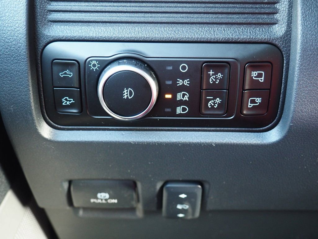 New 2026 Ford F350 Lariat w/ Black Appearance Package image 23