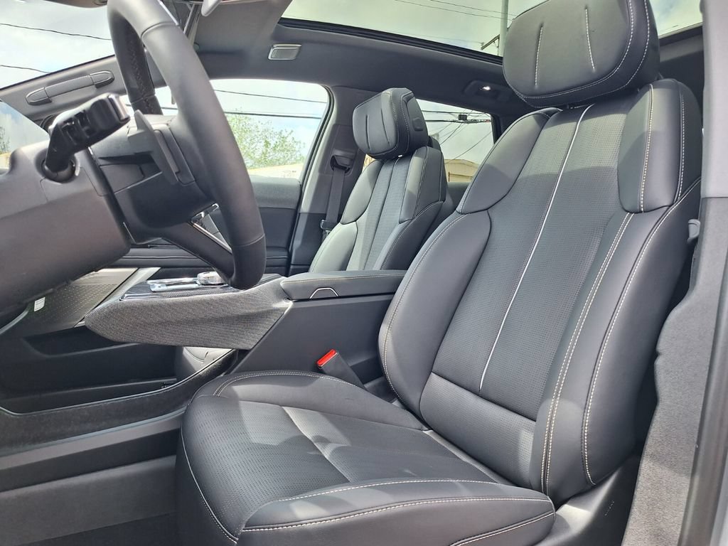New 2026 Cadillac Optiq Luxury 2 RWD image 14