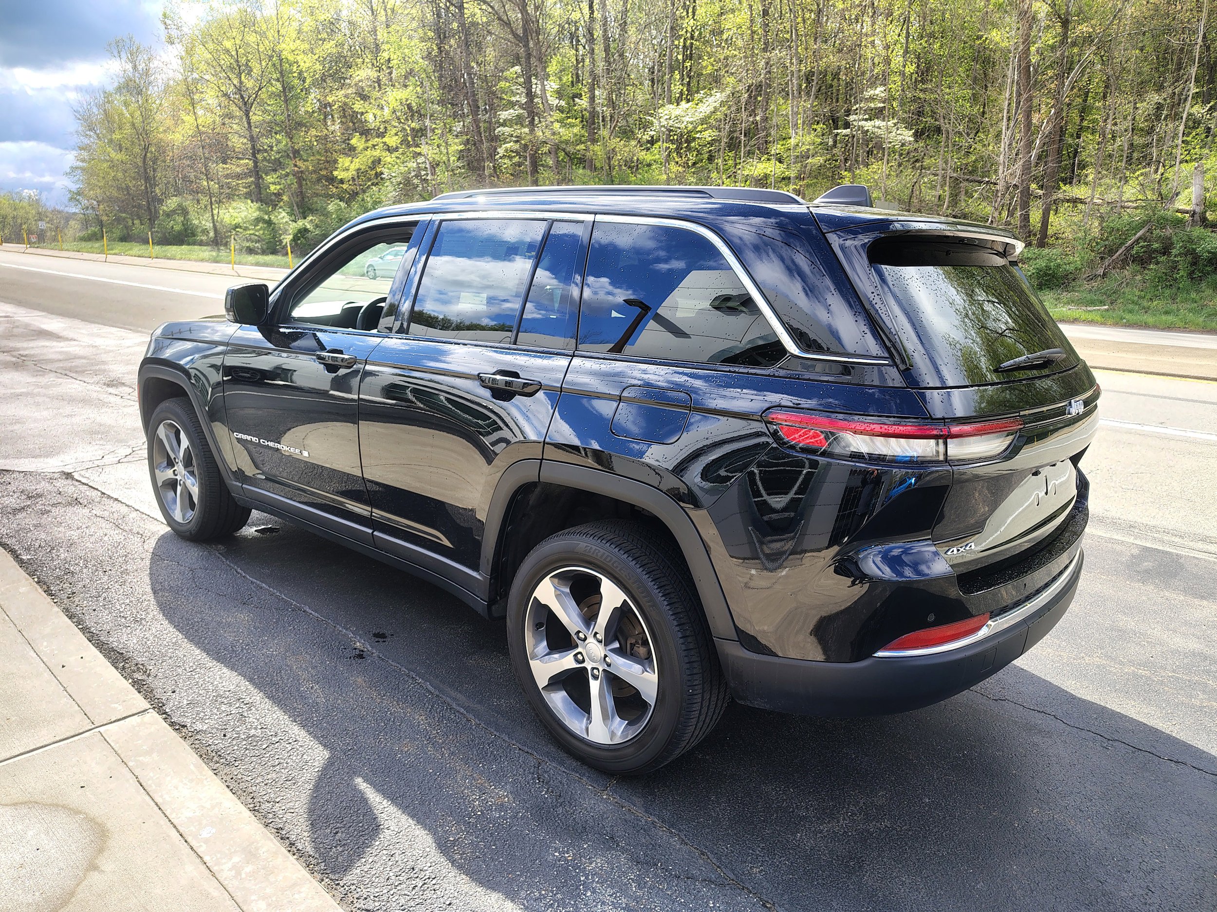 Certified 2024 Jeep Grand Cherokee Limited AWD/4WD image 7