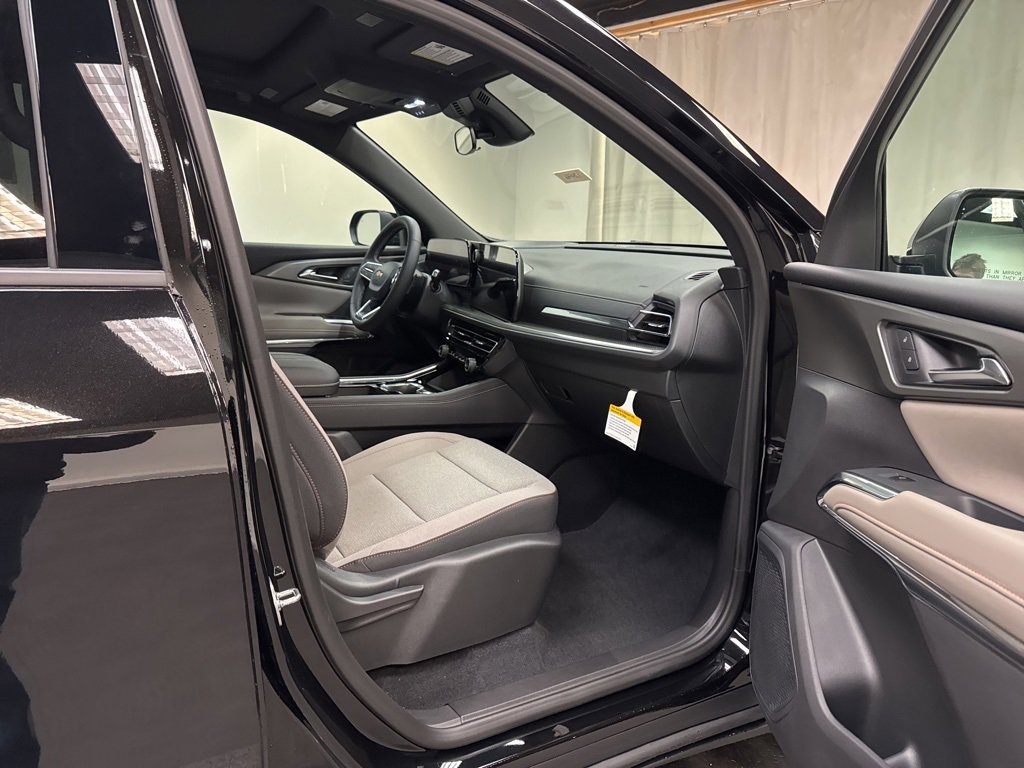 New 2026 Chevrolet Traverse LT w/ Sun and Wheel Package image 16