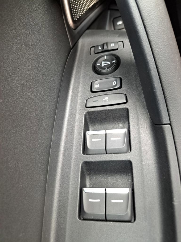 Certified 2025 Acura TLX w/ Technology Package image 17