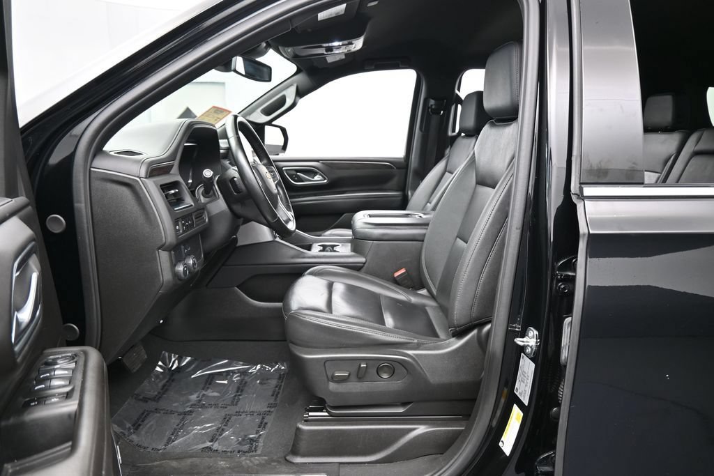 Used 2024 Chevrolet Suburban LT RWD image 11