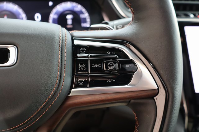 New 2025 Jeep Grand Cherokee Summit w/ Obsidian Package image 16