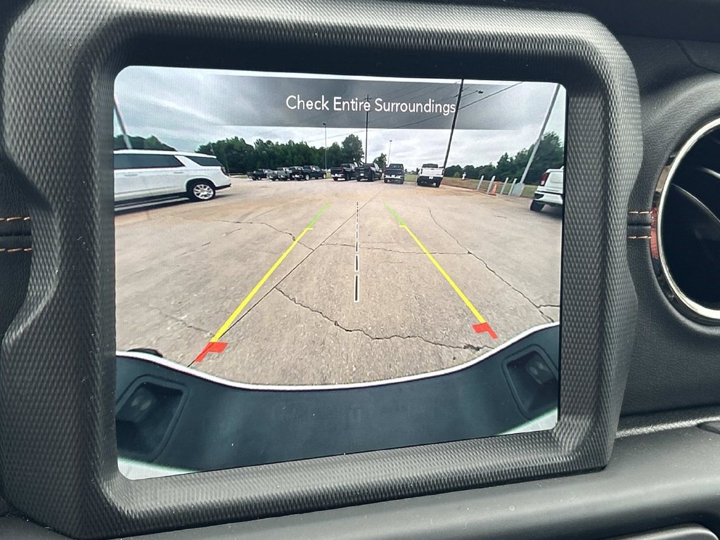 Used 2022 Jeep Gladiator Overland AWD/4WD image 13