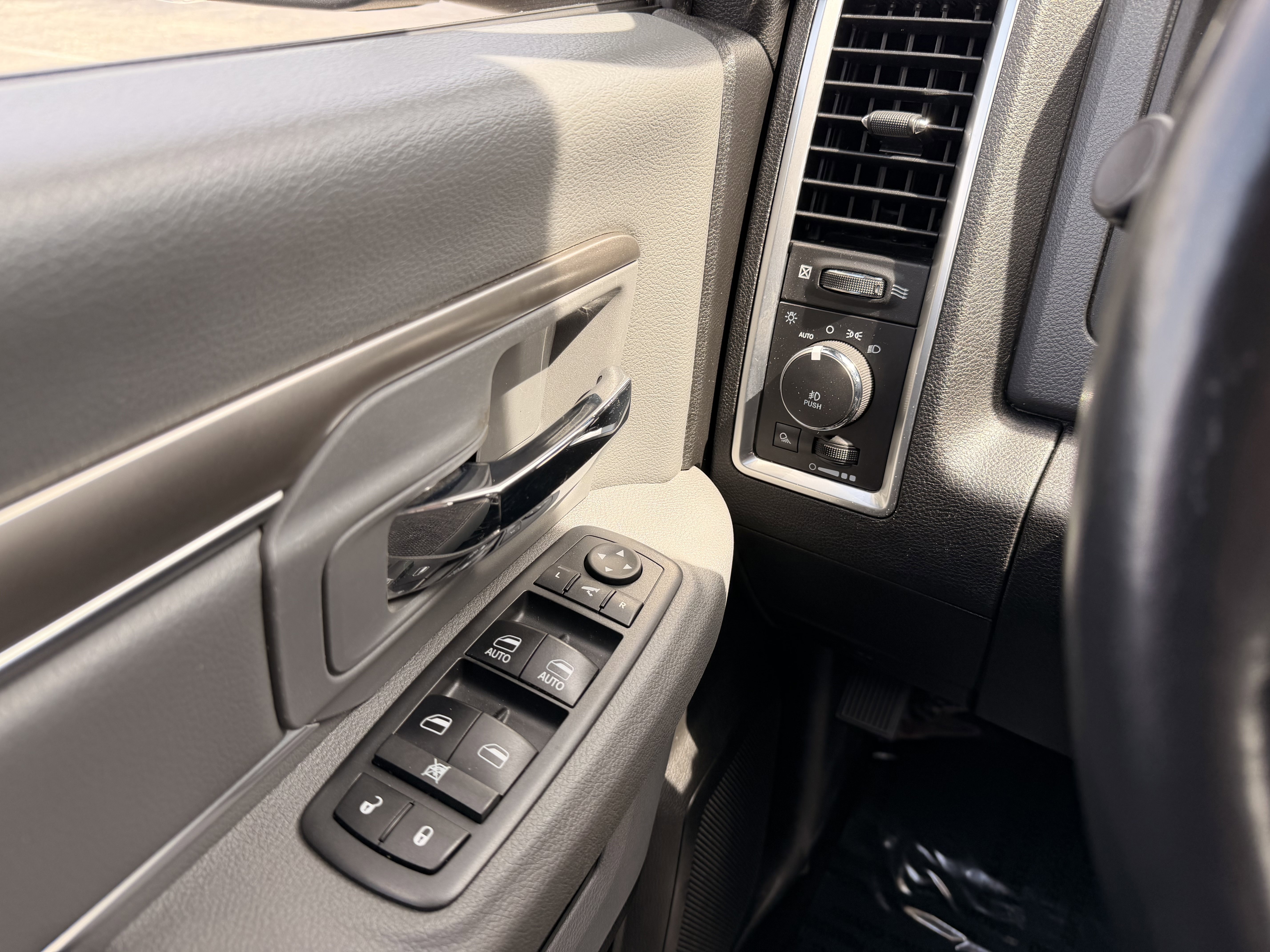 Used 2019 RAM 1500 Big Horn image 19