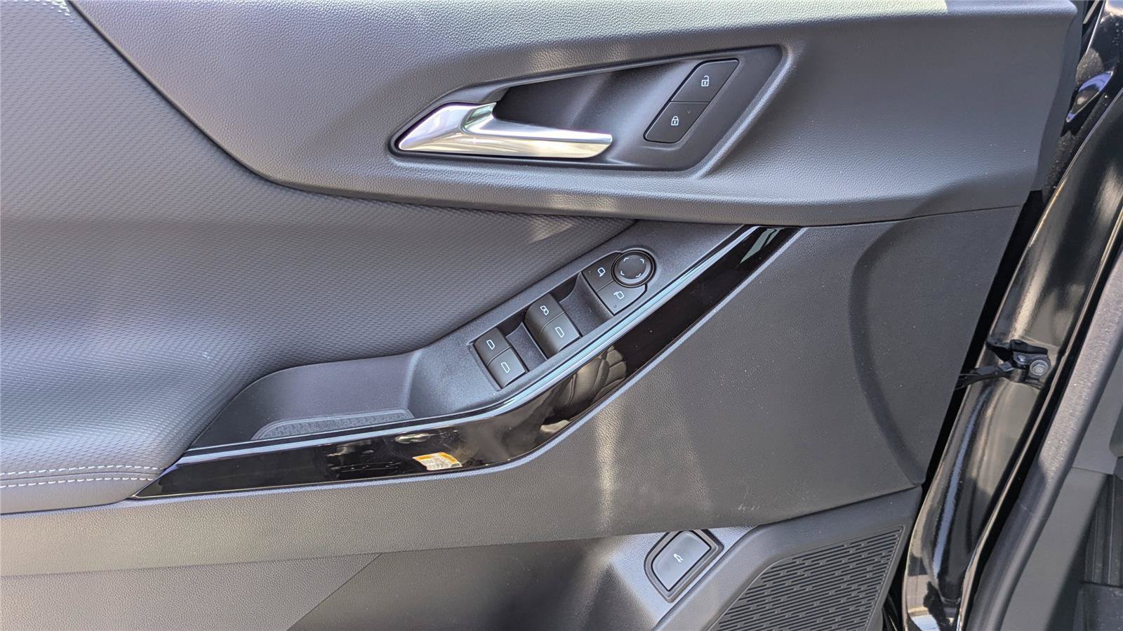 New 2026 Chevrolet Equinox LT FWD image 35