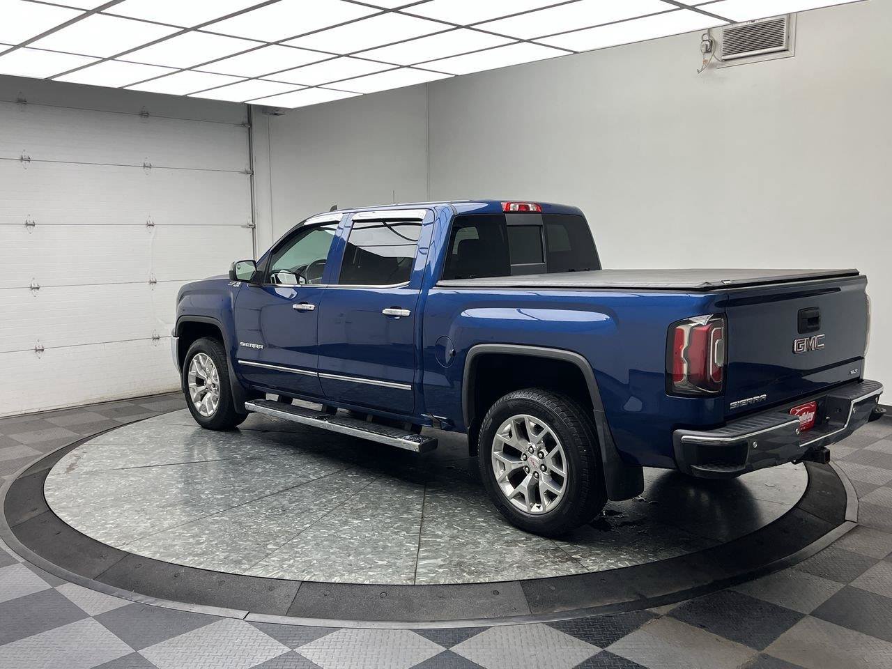 Used 2017 GMC Sierra 1500 SLT w/ SLT Premium Package AWD/4WD image 2