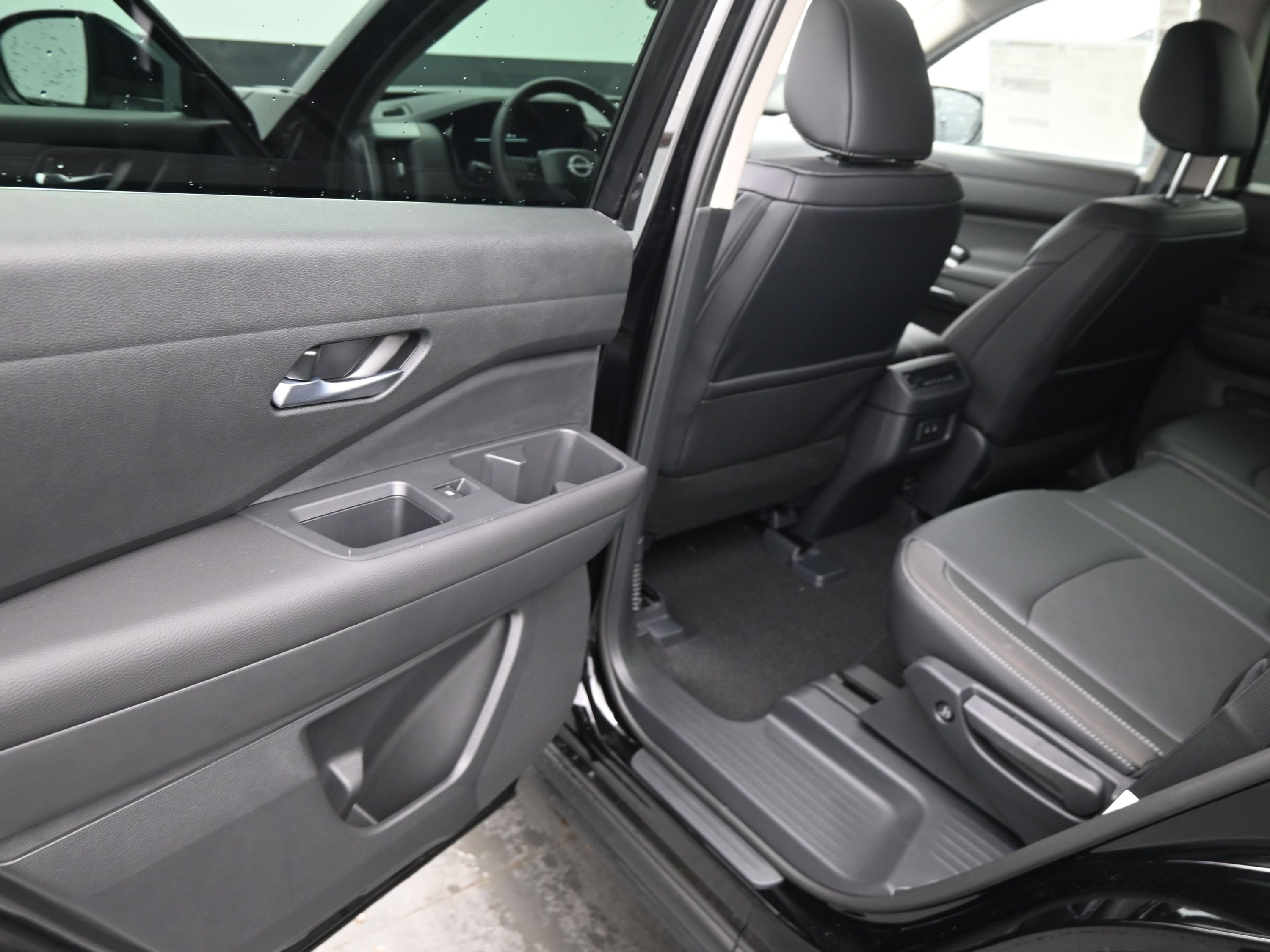 New 2026 Nissan Pathfinder SL FWD image 17