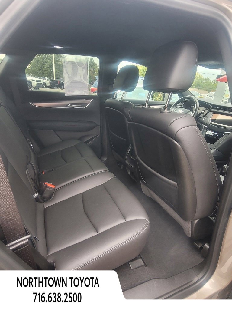 Used 2022 Cadillac XT5 Luxury w/ LPO, Floor Liner Package AWD/4WD image 14