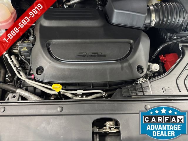 Used 2023 Chrysler Pacifica Touring-L FWD image 7