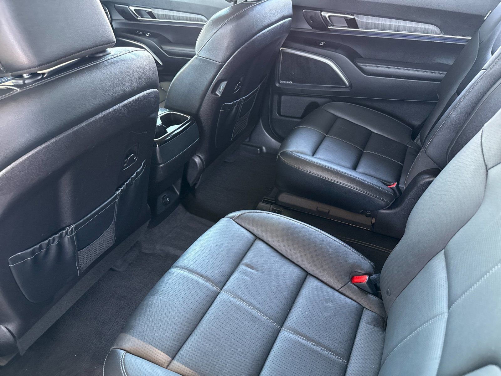 Certified 2024 Kia Telluride SX w/ Towing Package FWD image 11
