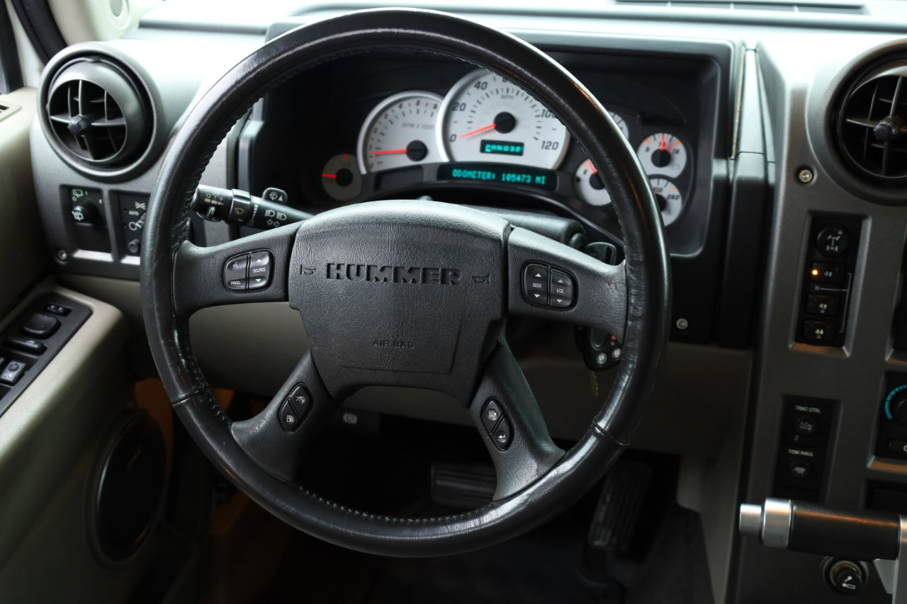 Used 2003 HUMMER H2 w/ Preferred Equipment Group image 6