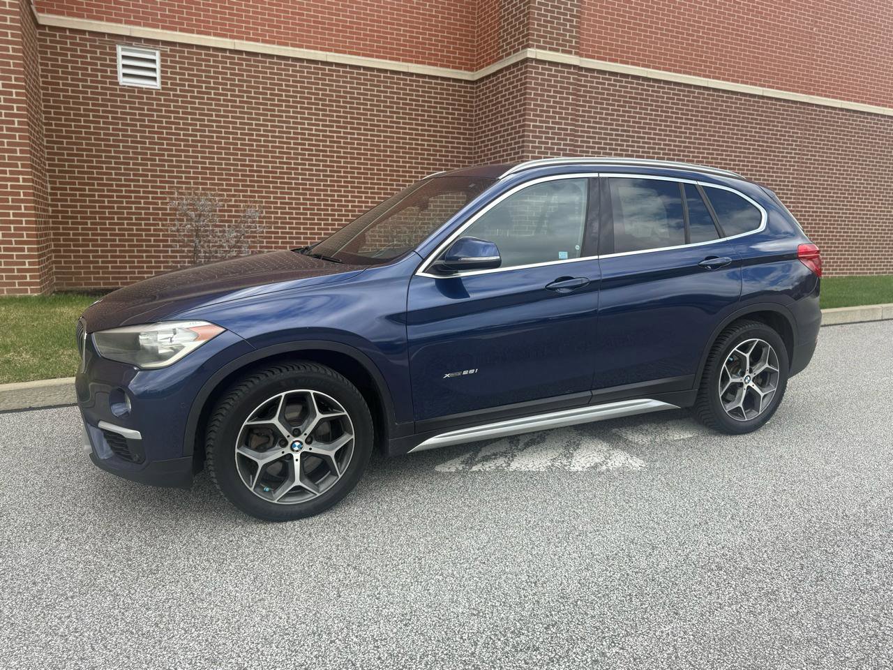 Used 2018 BMW X1 xDrive28i image 5