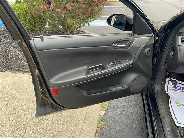 Used 2006 Chevrolet Impala SS w/ Convenience Package FWD image 9