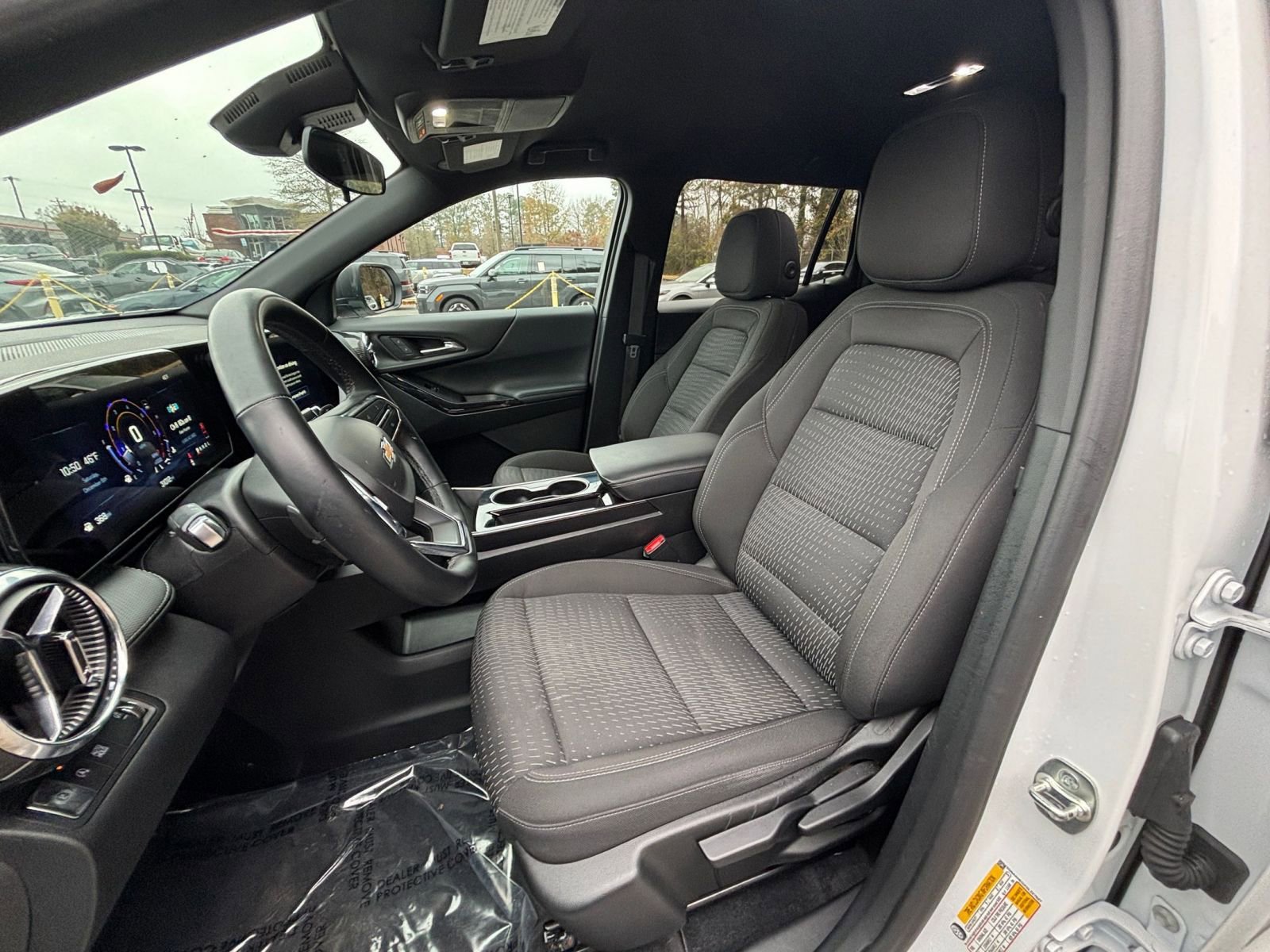 Used 2025 Chevrolet Equinox LT image 36