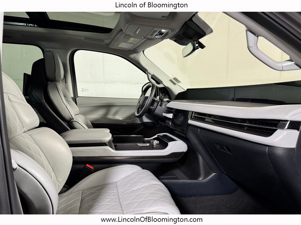 Certified 2025 Lincoln Navigator L Black Label w/ Black Label Special Edition image 16