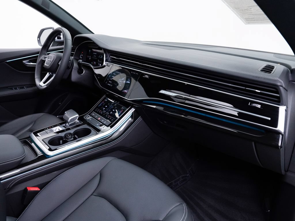 Certified 2025 Audi Q8 Premium Plus w/ Premium Plus Package AWD/4WD image 23