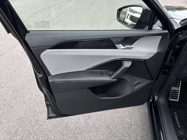 New 2026 Volkswagen Tiguan SE R-Line FWD image 22