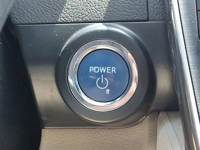 Used 2012 Toyota Camry XLE w/ Leather Pkg FWD image 28