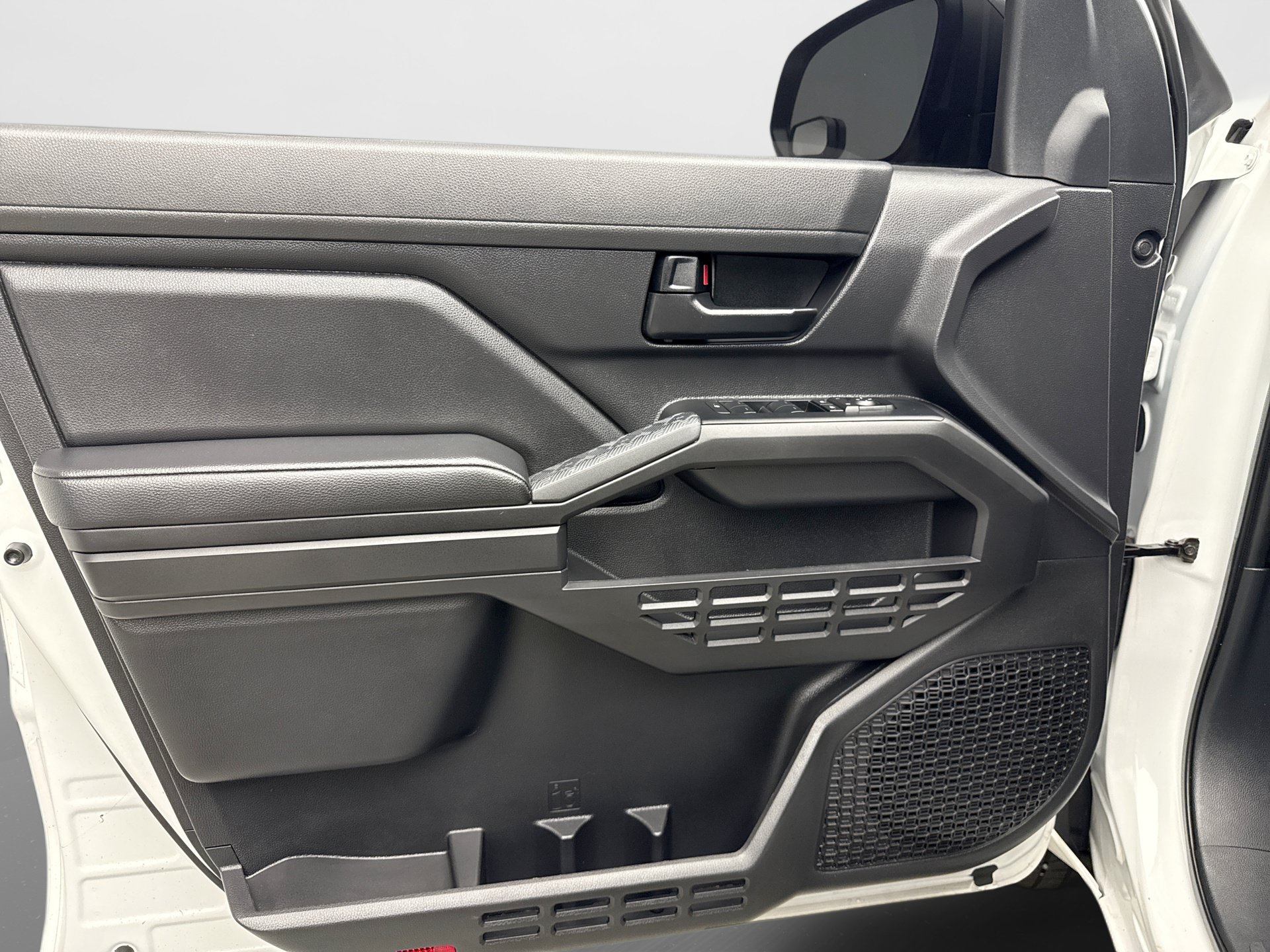 Used 2025 Toyota Tacoma SR RWD image 9