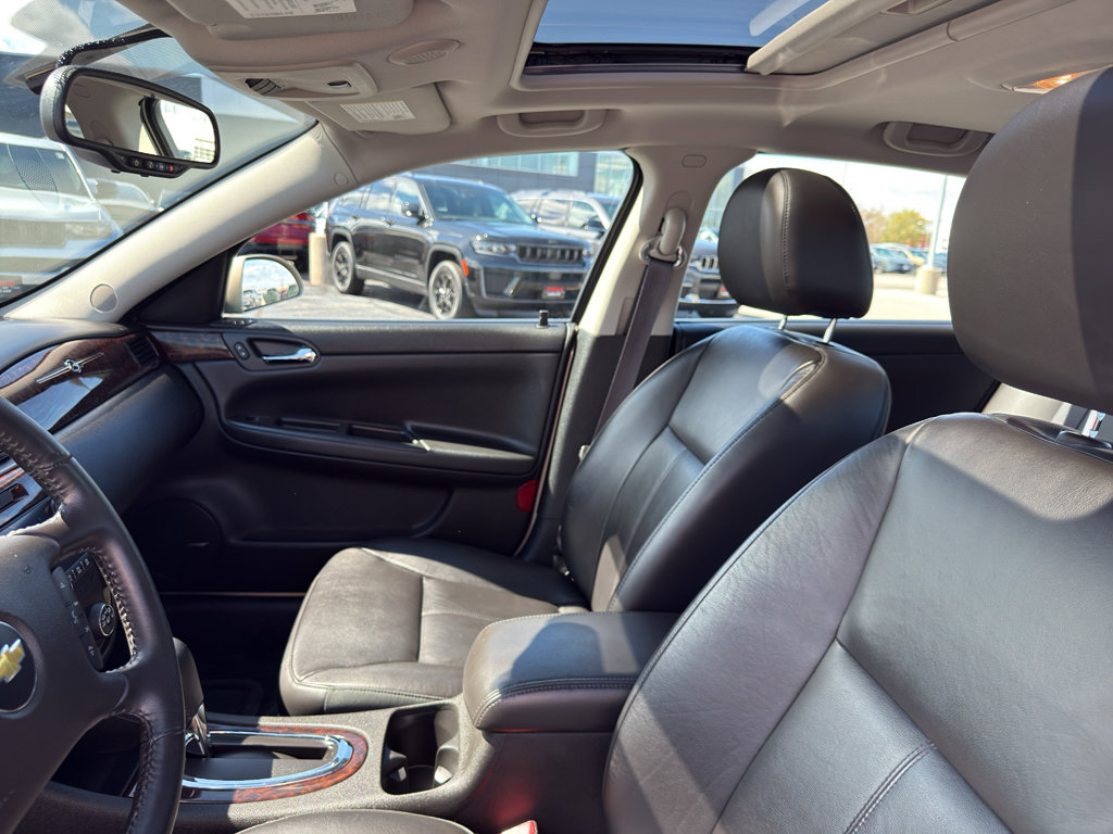 Used 2012 Chevrolet Impala LTZ FWD image 24