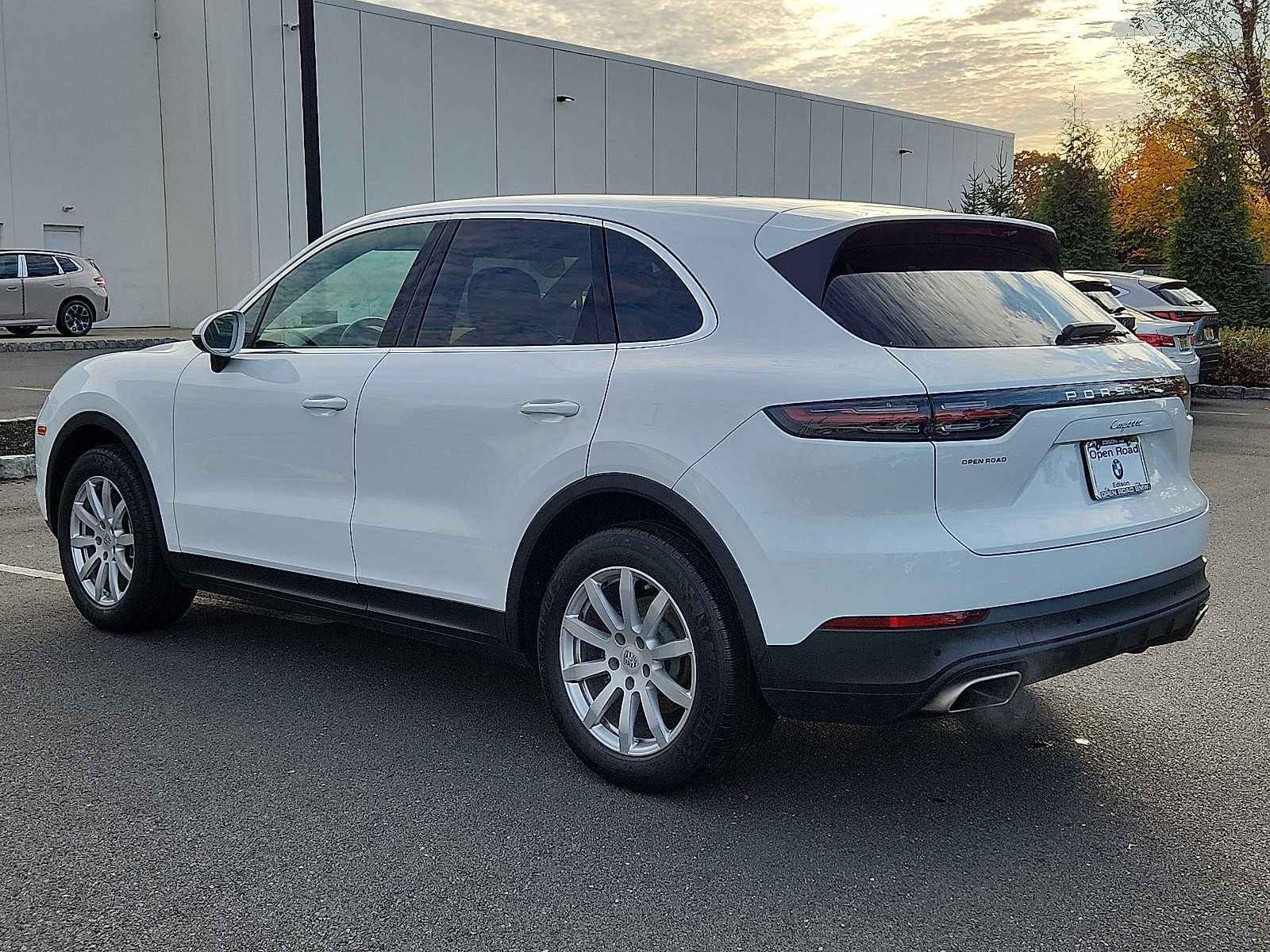 Used 2022 Porsche Cayenne Platinum Edition image 4