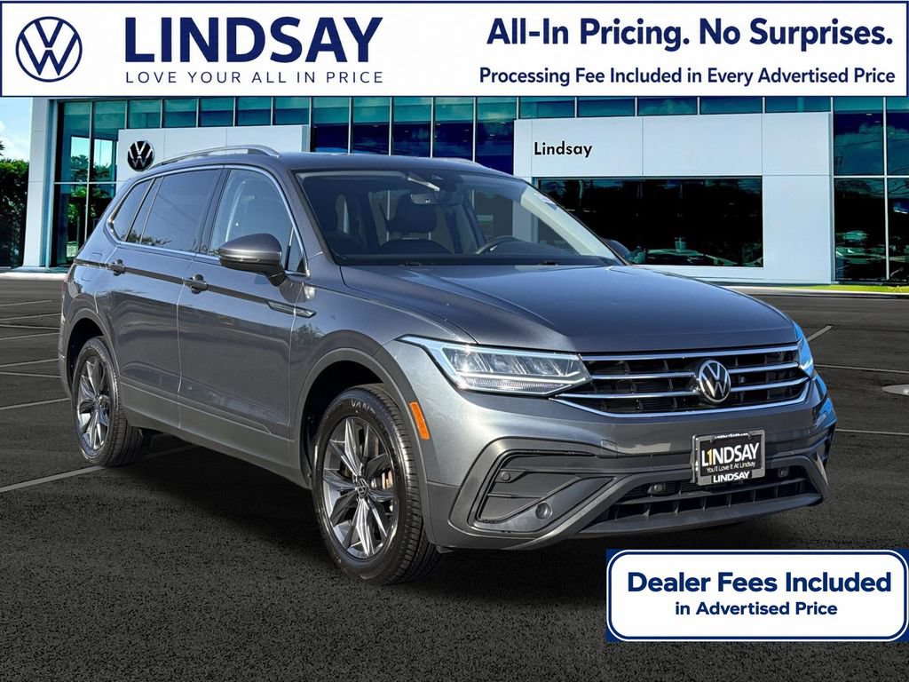 Used 2023 Volkswagen Tiguan SE AWD/4WD image 1