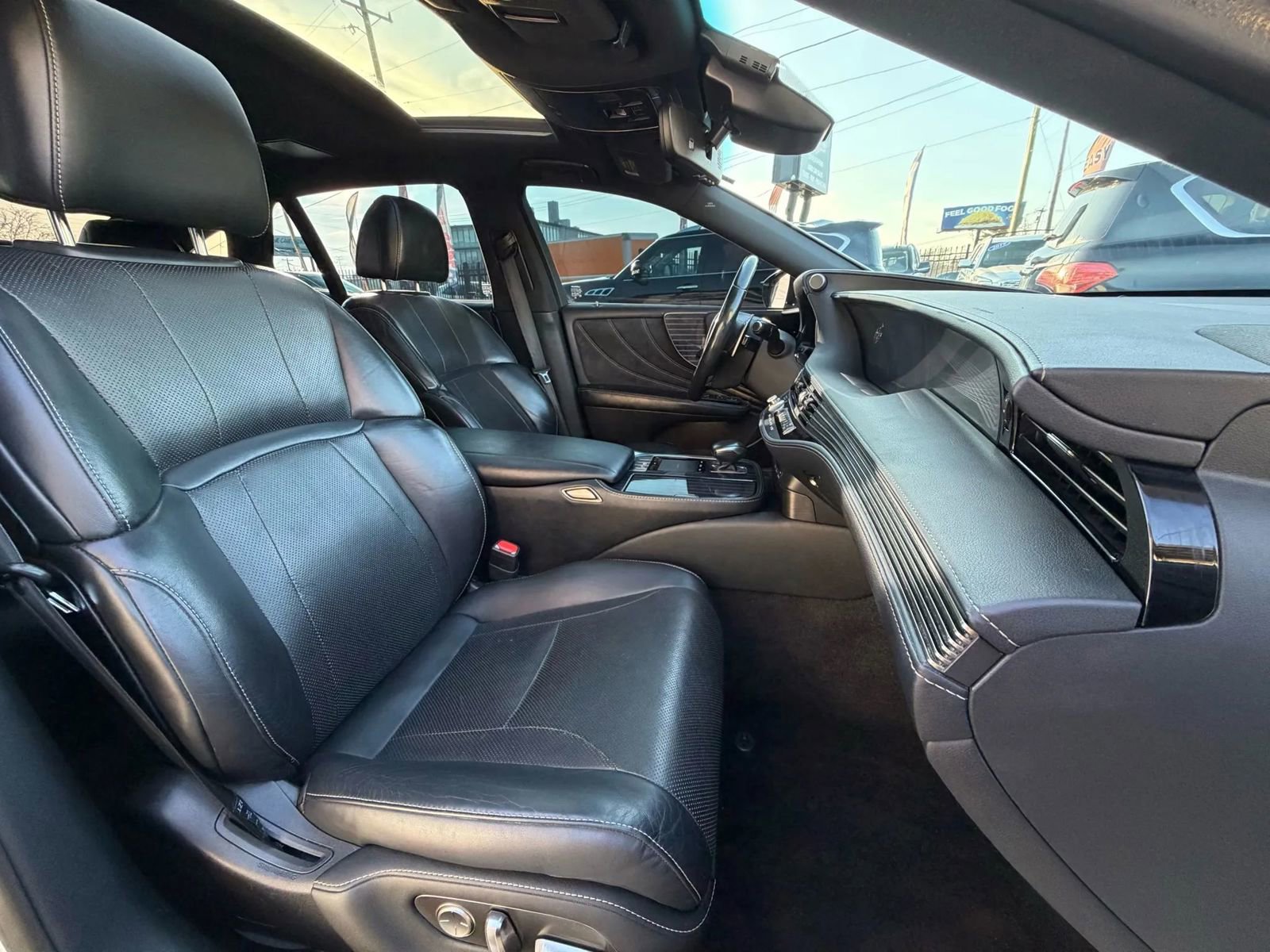 Used 2018 Lexus LS 500 AWD w/ Accessory Package (Z2) image 38