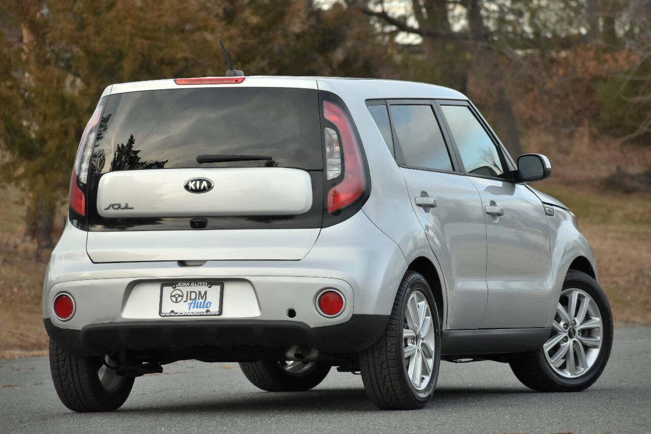 Used 2018 Kia Soul + FWD image 5