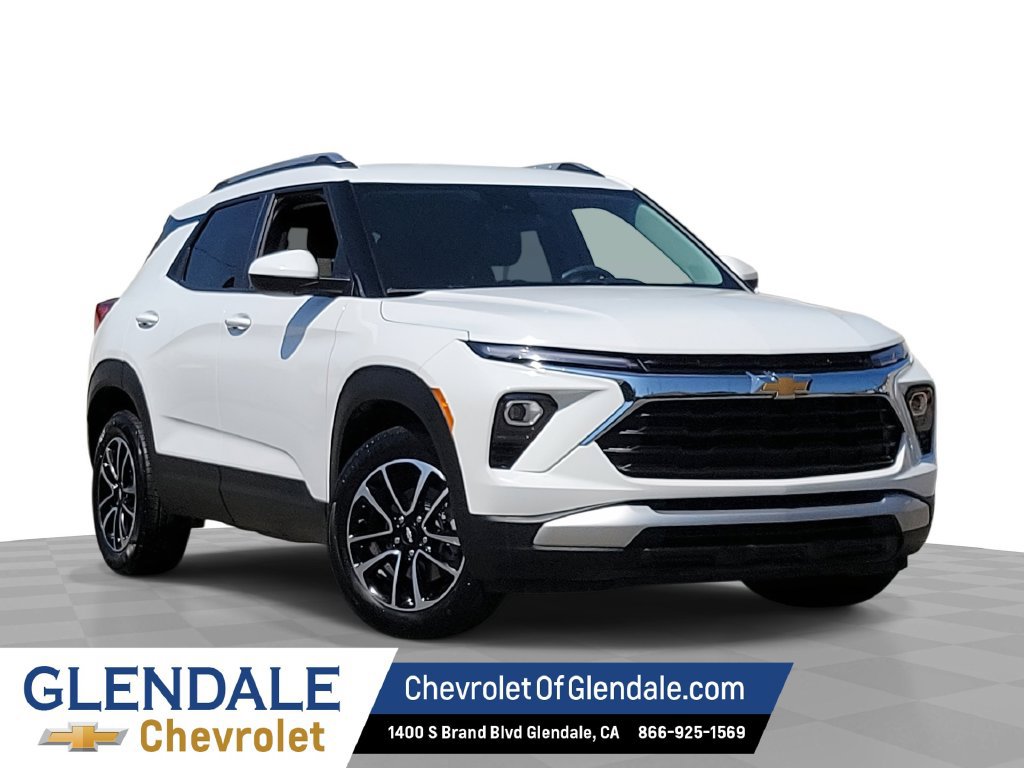 Used 2024 Chevrolet Trax RS w/ Driver Confidence Package FWD image 1