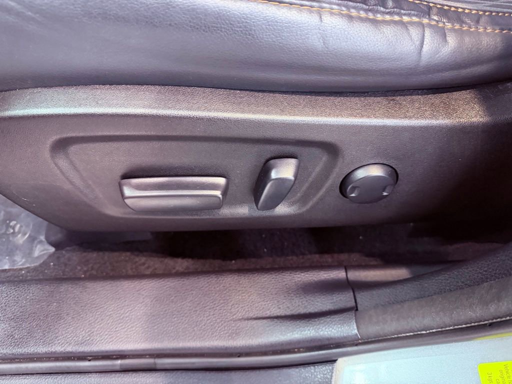 Used 2018 Toyota Highlander Plus FWD image 18