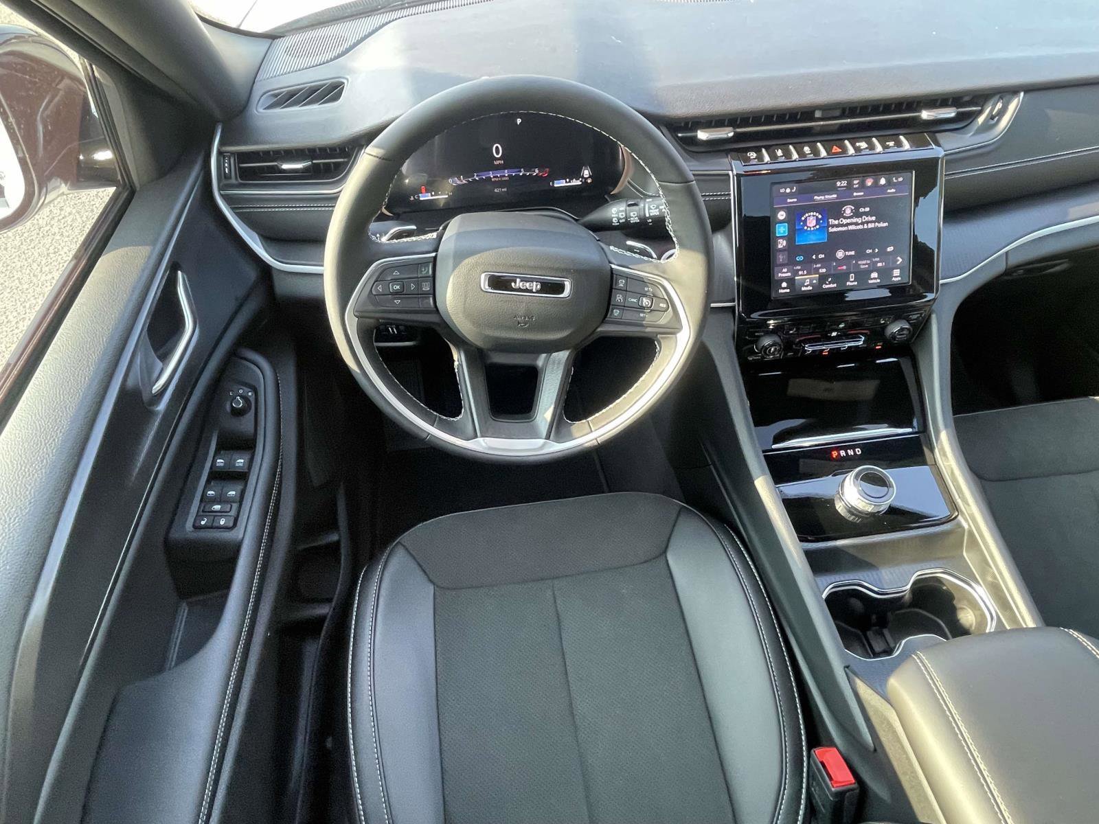 Used 2025 Jeep Grand Cherokee Altitude image 18