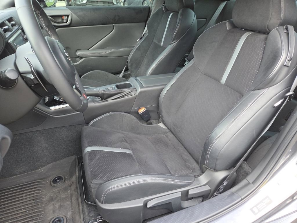 Used 2023 Toyota GR86 Premium w/ ALL Weather Mat Package (TMS) RWD image 21