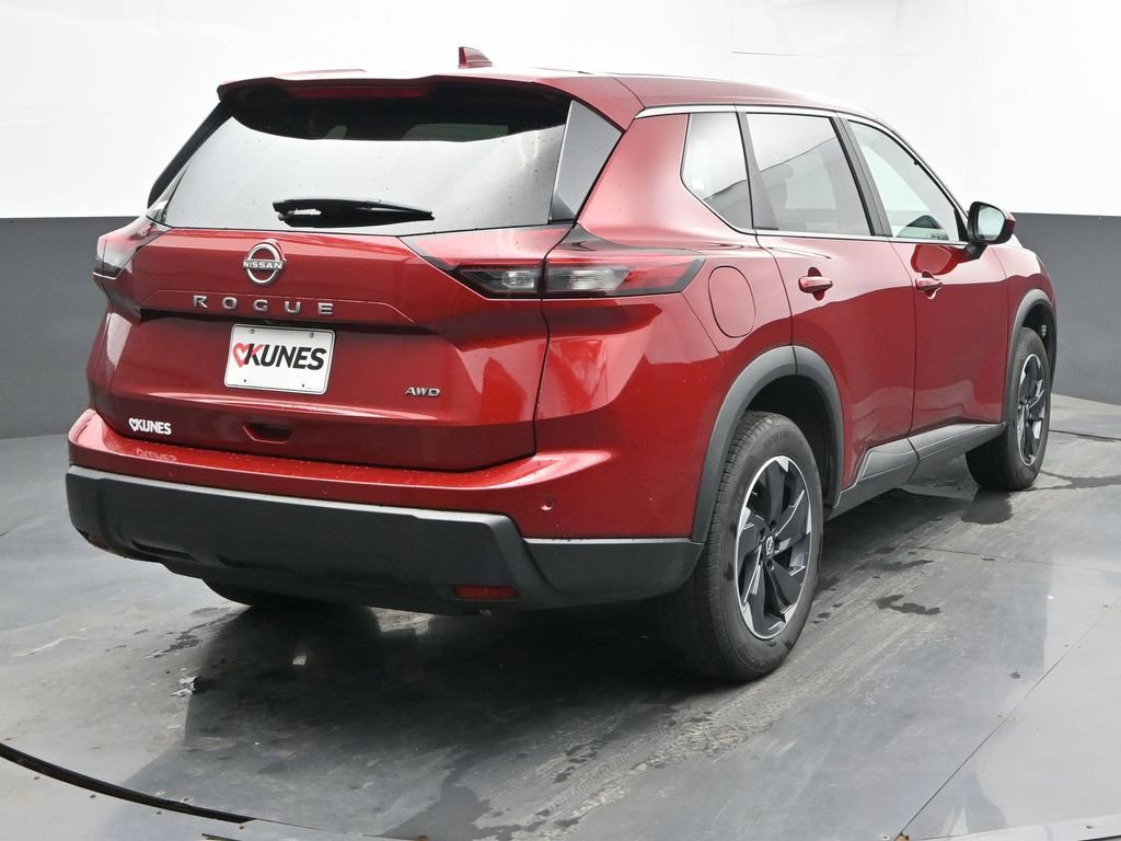Used 2025 Nissan Rogue SV AWD/4WD image 10