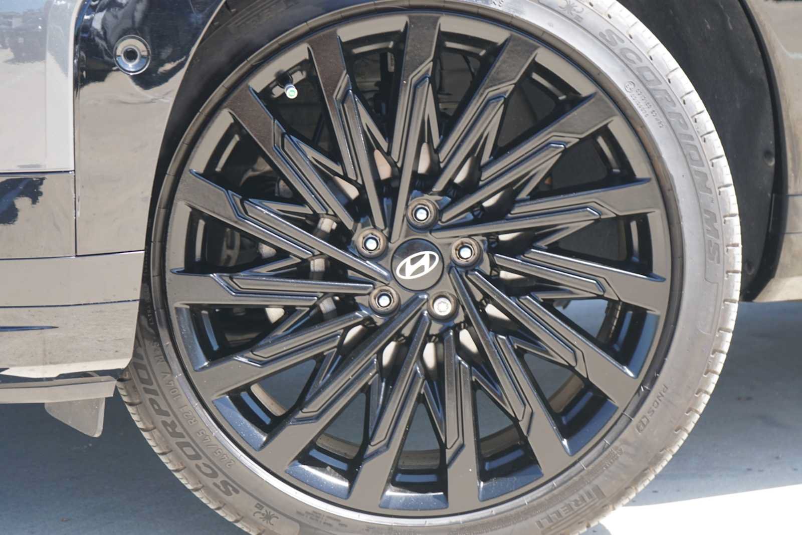 Used 2024 Hyundai Santa Fe Calligraphy FWD image 2