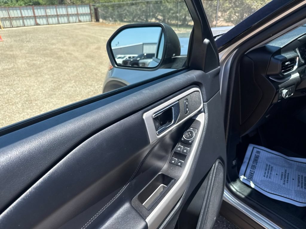 Used 2021 Ford Explorer XLT w/ Equipment Group 202A RWD image 12