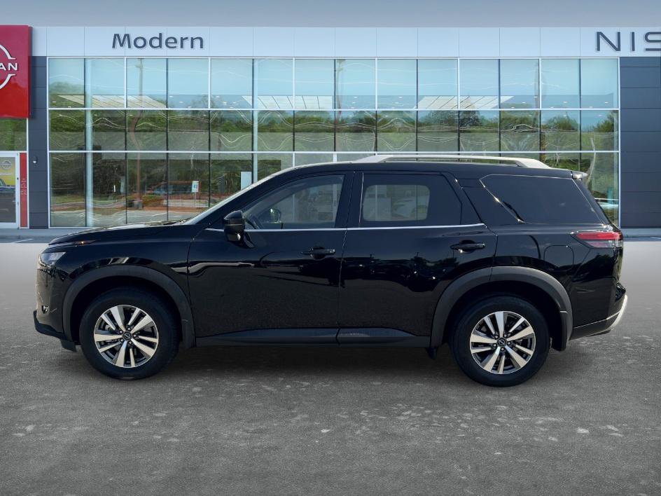 Certified 2025 Nissan Pathfinder SL w/ Cargo Package FWD image 8