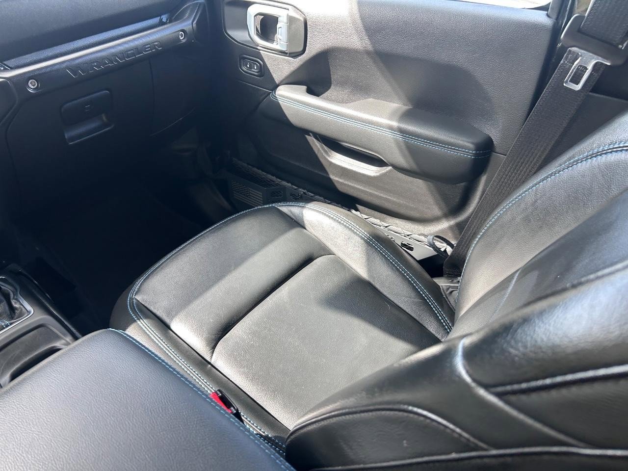 Used 2022 Jeep Wrangler Unlimited Rubicon 4xe w/ Cold Weather Group image 17