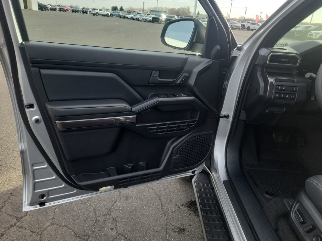 New 2026 Toyota 4Runner TRD Off-Road Premium AWD/4WD image 11