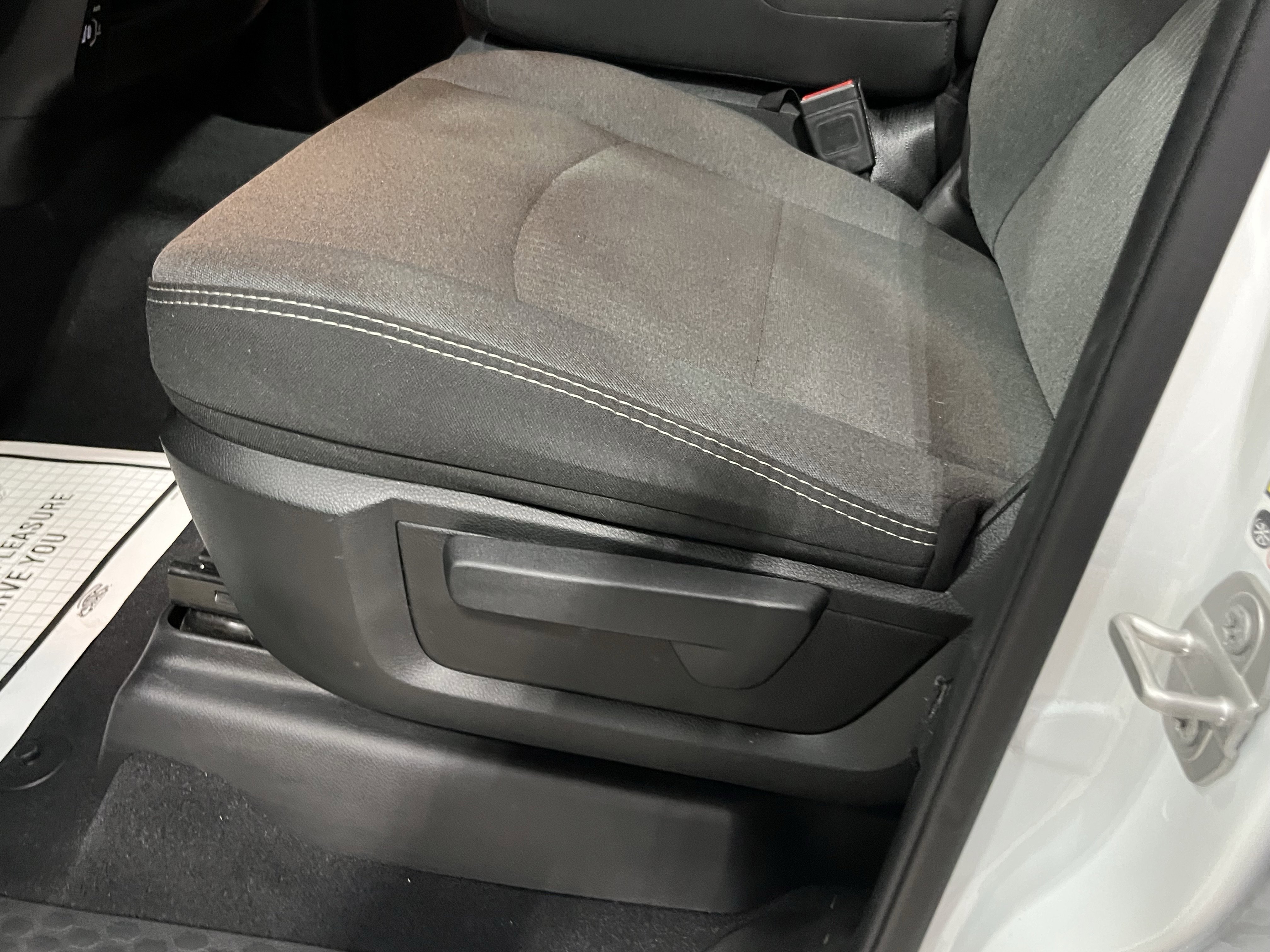 Used 2024 RAM 2500 Tradesman w/ Chrome Appearance Group image 19