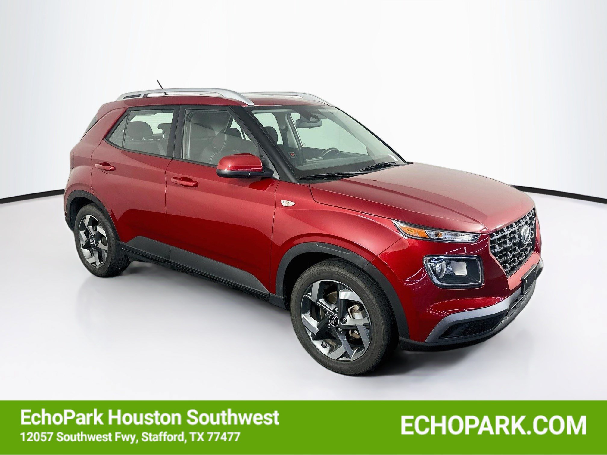 Used 2025 Hyundai Venue SEL FWD image 1
