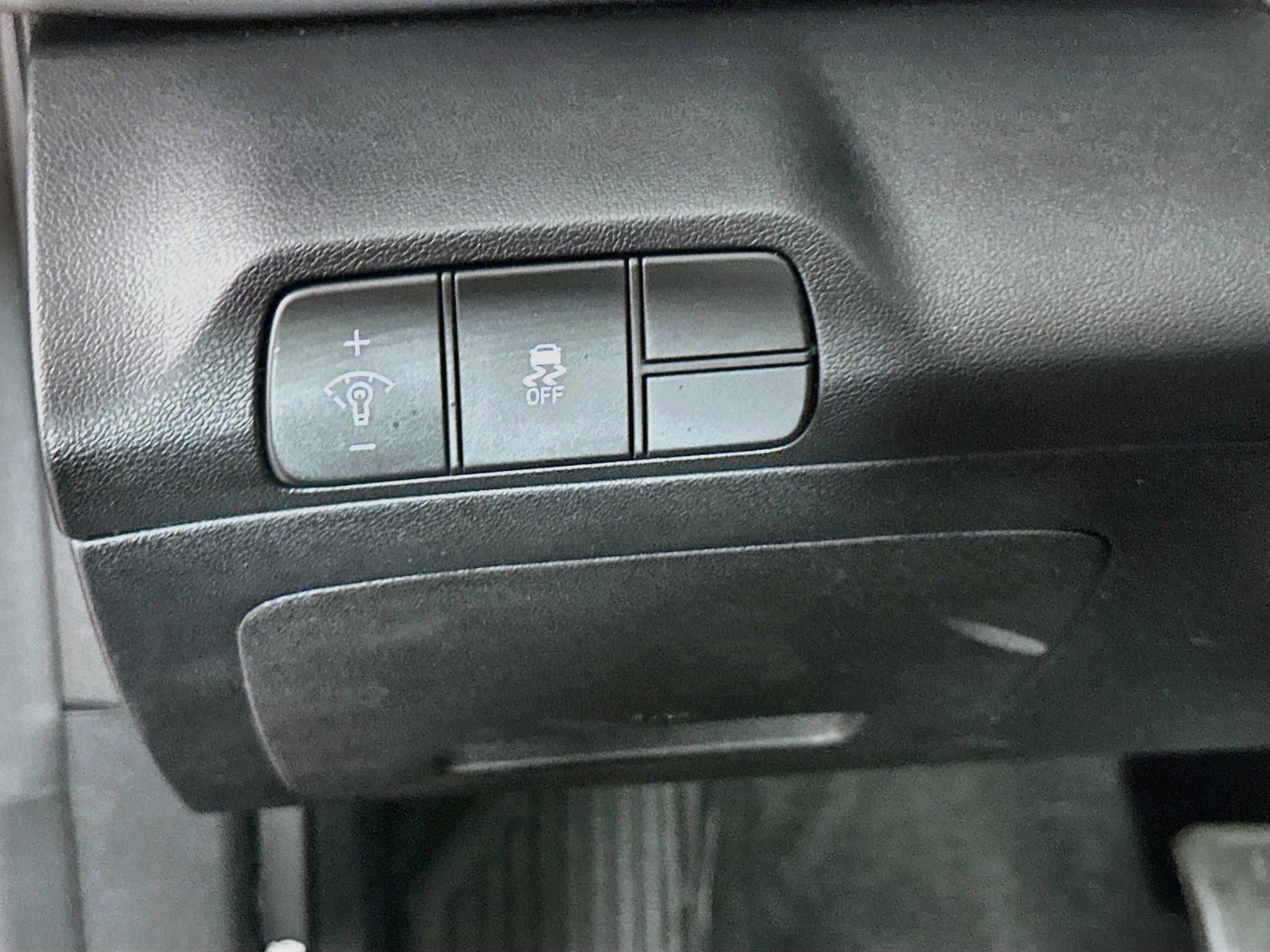 Used 2024 Hyundai Elantra Limited FWD image 17