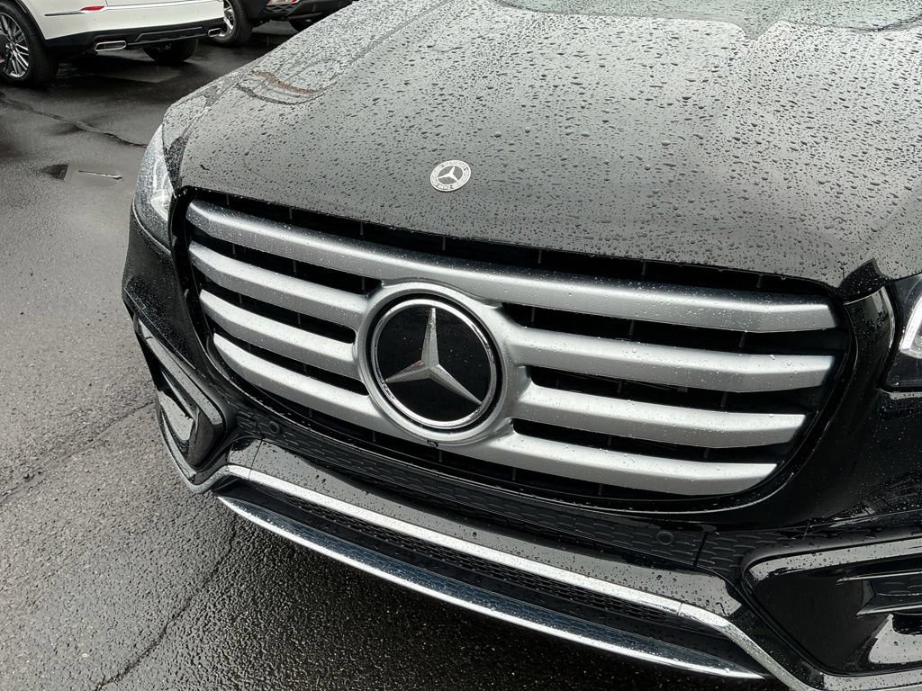 Used 2025 Mercedes-Benz GLS 580 4MATIC image 4