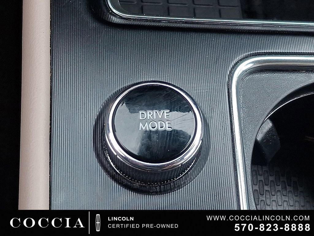 Used 2023 Lincoln Corsair AWD w/ Equipment Group 101A image 27