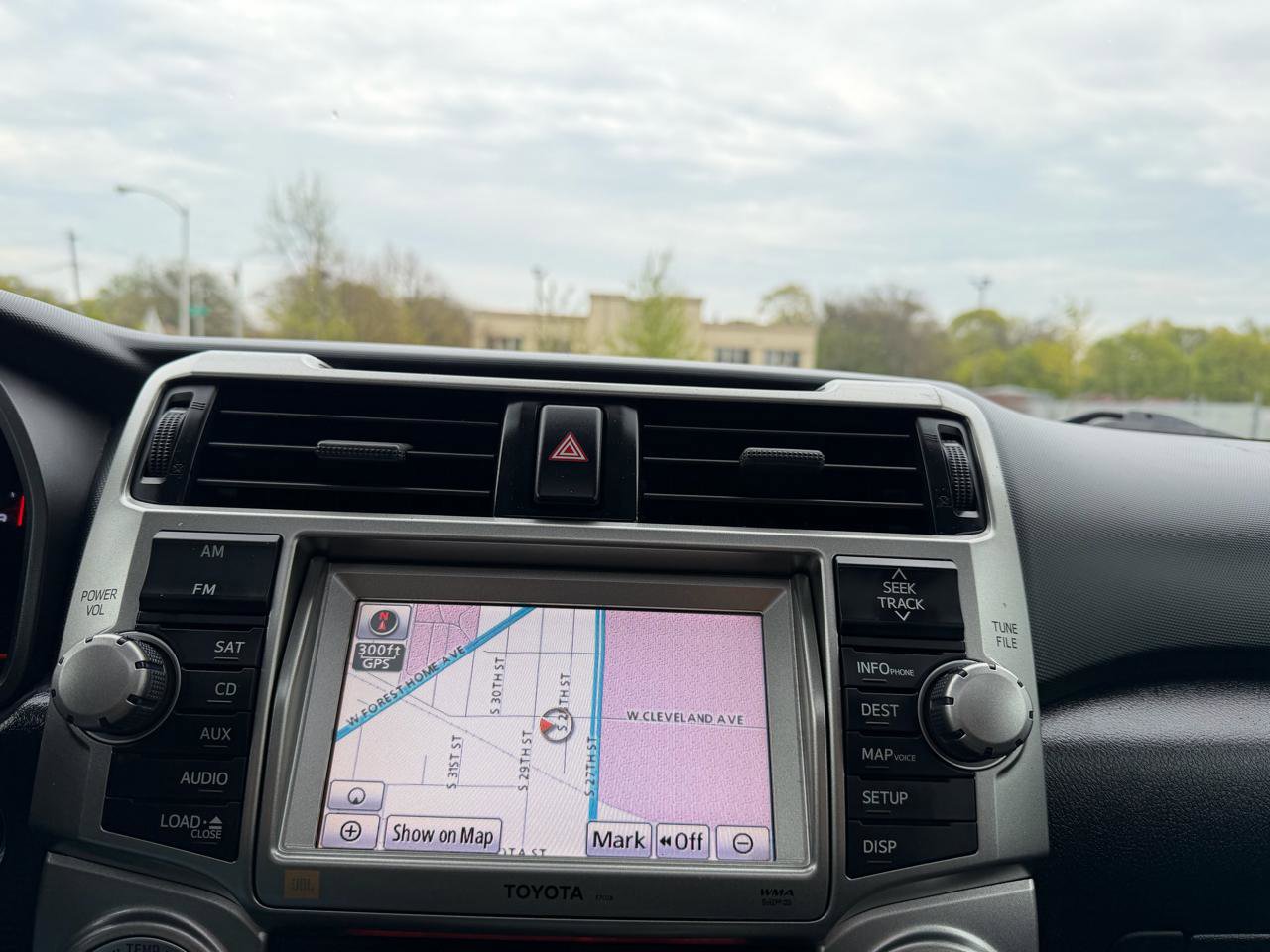 Used 2011 Toyota 4Runner Limited AWD/4WD image 12