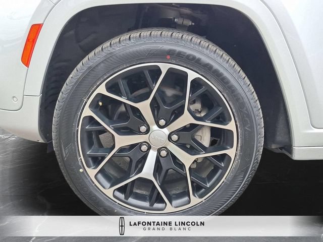 Used 2022 Jeep Grand Cherokee Summit AWD/4WD image 34