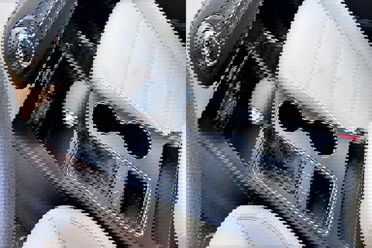 Used 2019 Kia Sorento LX image 16