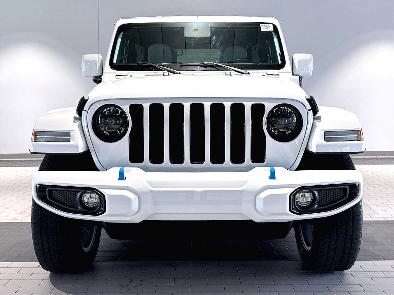 Used 2023 Jeep Wrangler Unlimited Sahara AWD/4WD image 13