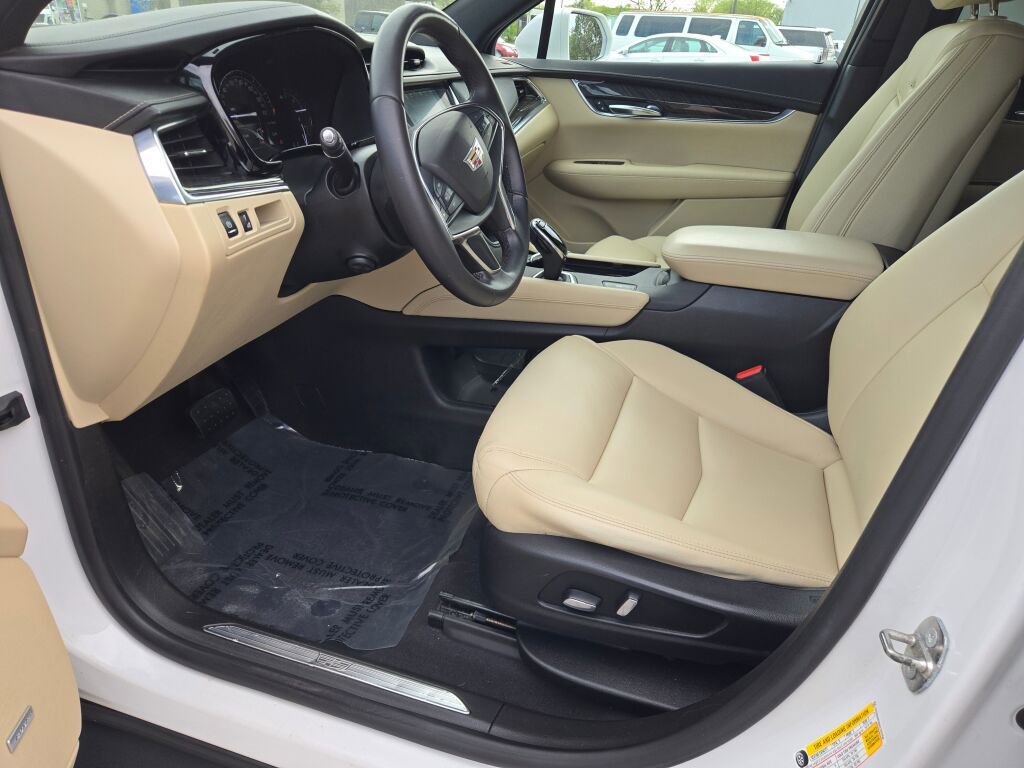 Used 2017 Cadillac XT5 FWD image 22