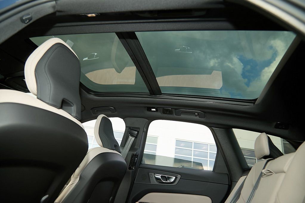 New 2026 Volvo XC60 B5 Plus w/ Protection Package Premier image 21